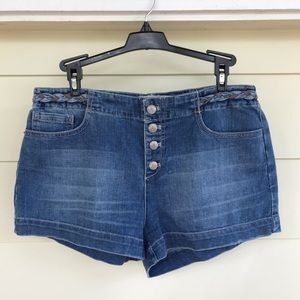 Free people braid detail jean shorts size 29